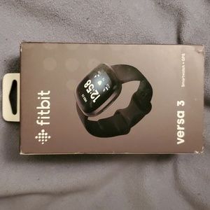NEW UNOPENED Fitbit Versa 3 Smartwatch and GPS